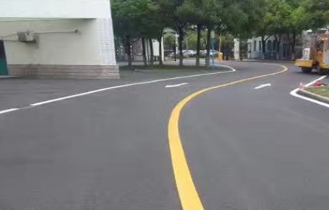 江蘇中穎定制廠區(qū)道路劃線，確保安全高效